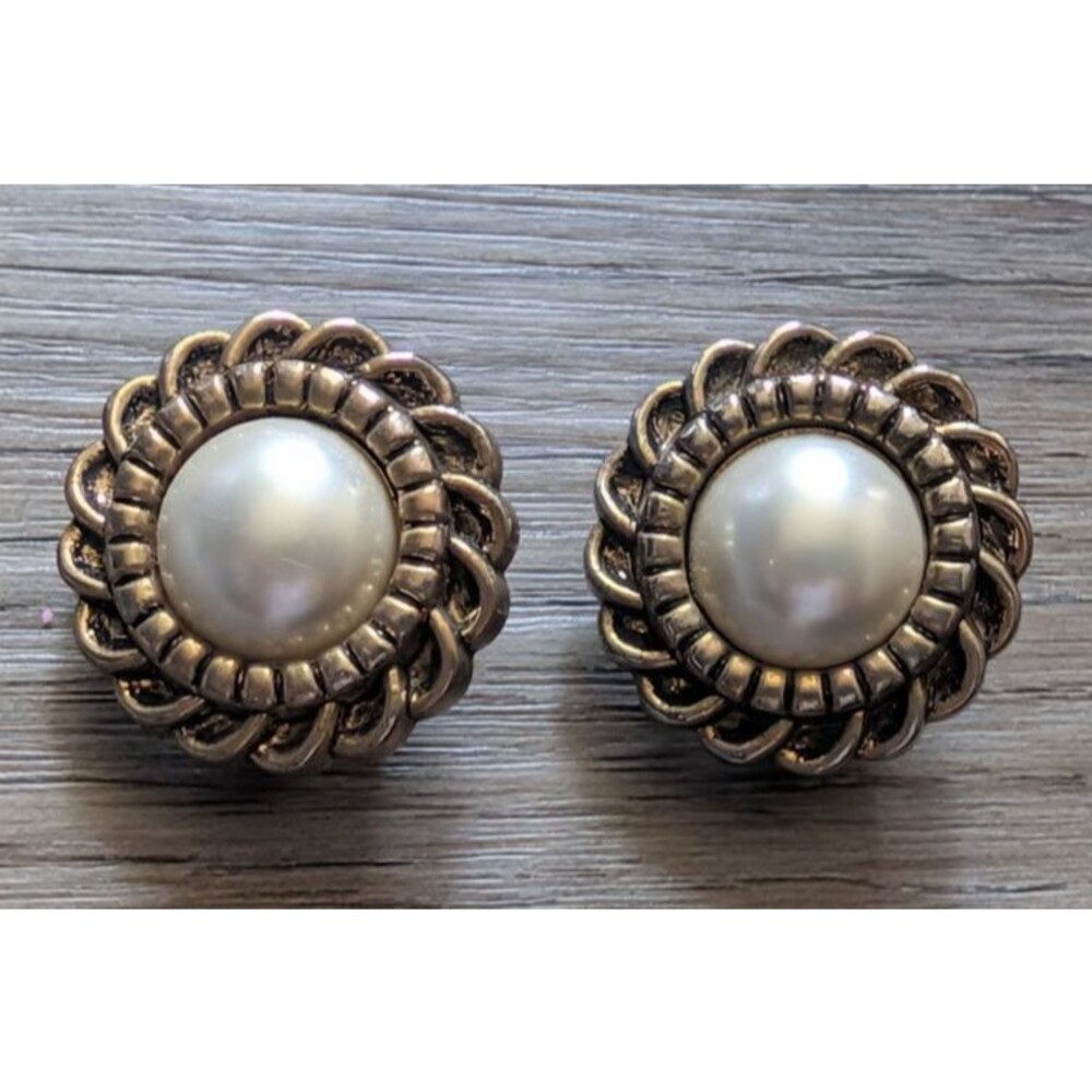 1980s Faux Pearl Cabochons GOLD TONE Clip On Earrings Chunky Modern Vintage